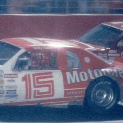 Ricky Rudd (15) and Tim Richmond (27) battled on Bristol's high banks in a tough race in 1985 that was eventually won by Dale Earnhardt.
