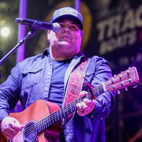 Tim Dugger will sing at the Food City Fan Zone Stage Friday night after the checkered flag drops for the Food City 300 NASCAR Xfinity Series race.