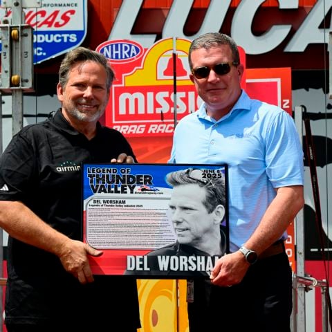 BMS/BD President and General Manager Jerry Caldwell presented the Legend of Thunder Valley commemorative plaque to 2025 honoree Del Worsham.