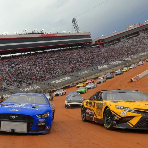 The Food City Dirt Race will take the green flag Sunday night at 7 p.m. as the NASCAR Cup Series goes back to its roots on dirt-covered Bristol Motor Speedway.