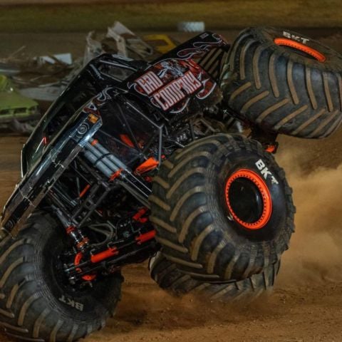 Bad Company unleashes a spin during his round.