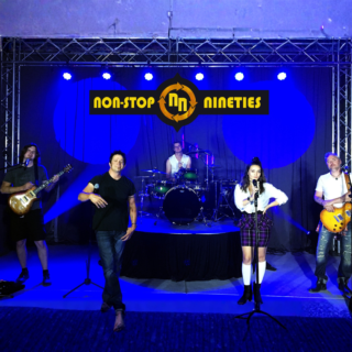 Friday Post-Race Concert: Non-stop 90's